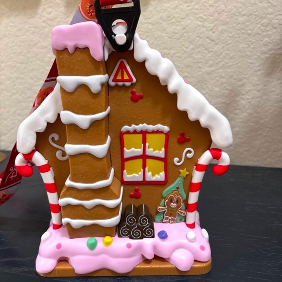 2024 Mickeys Very Merry Christmas Party Gingerbread House Popcorn Bucket - Picture 3 of 4